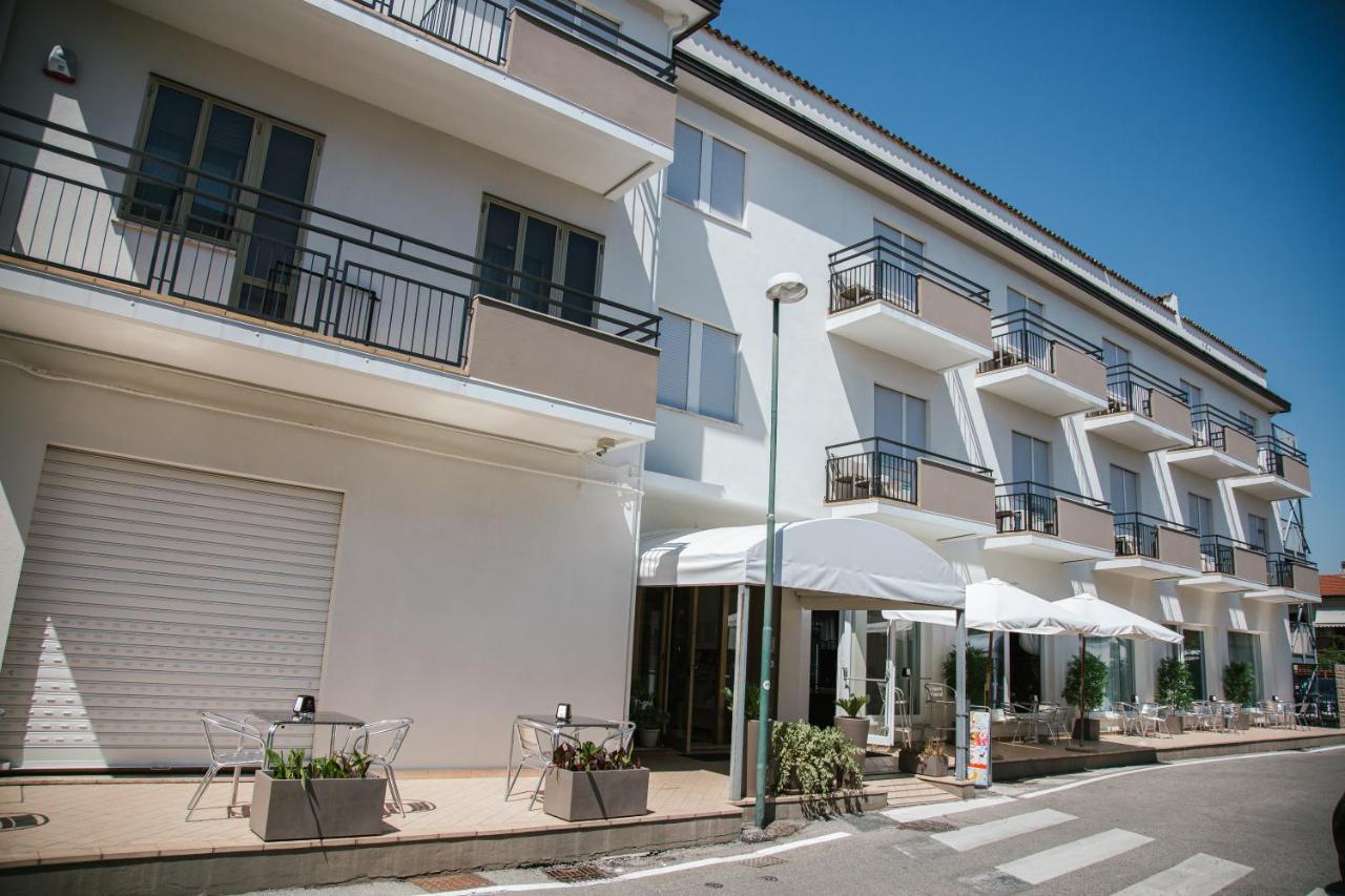 Hotel Laura Cavallino-Treporti Exterior photo